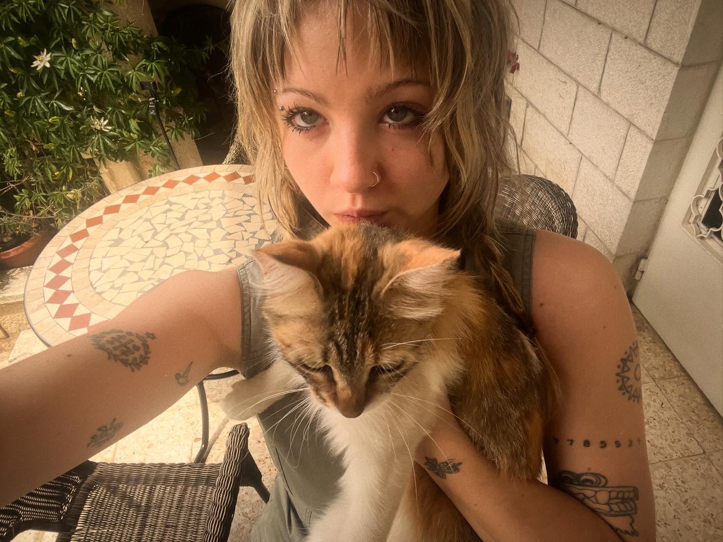 _femalien instagram image archive image