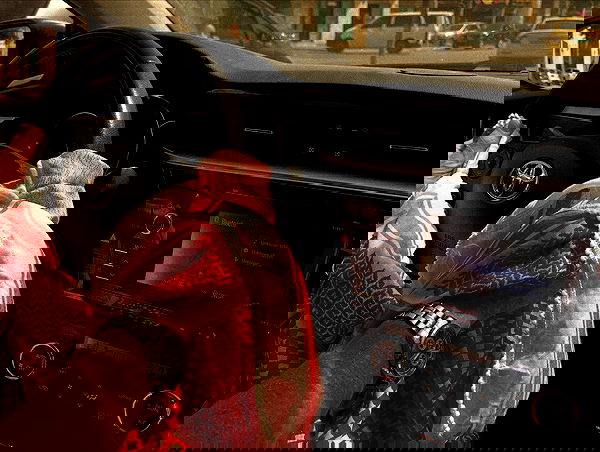 _femalien image ~ Altpins