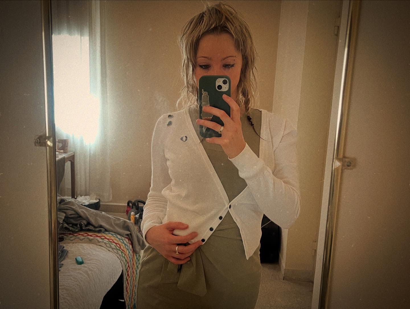 _femalien instagram image archive image