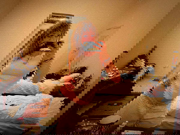 _femalien image ~ Altpins