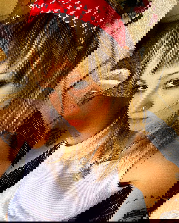 _femalien image ~ Altpins