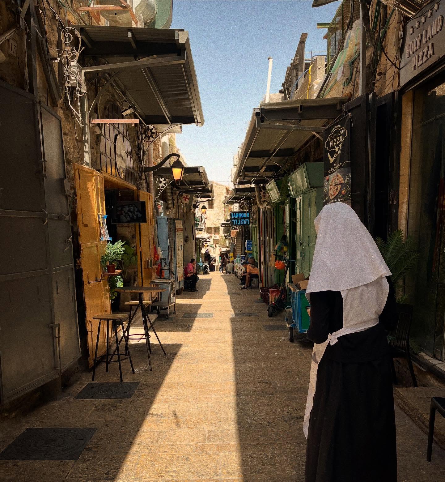 _femalien instagram image archive image