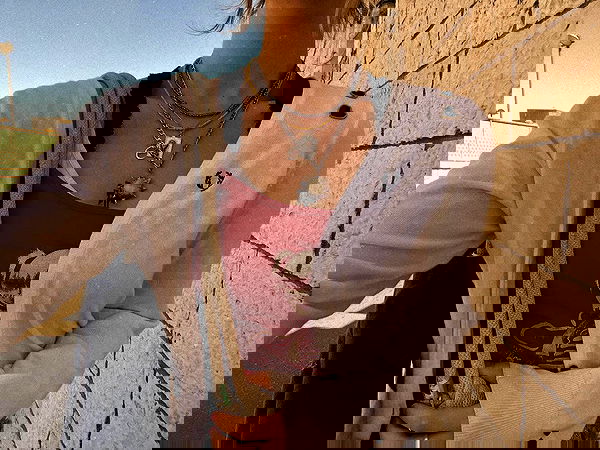 _femalien image ~ Altpins