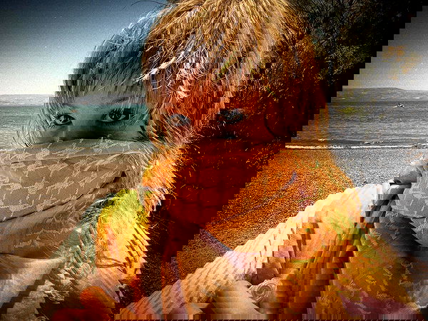 _femalien image ~ Altpins