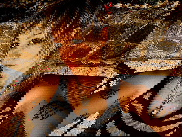 _femalien image ~ Altpins