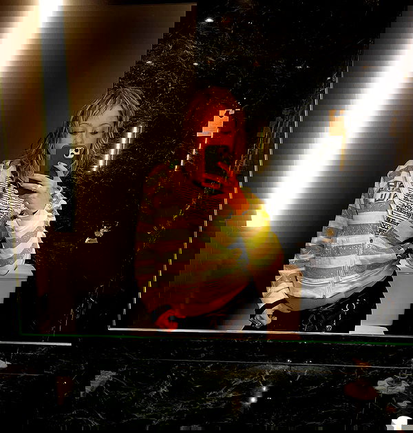 _femalien image ~ Altpins