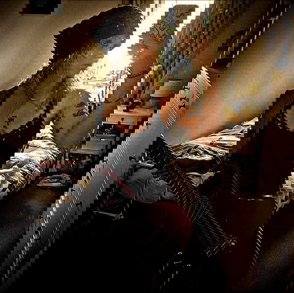 _femalien image ~ Altpins