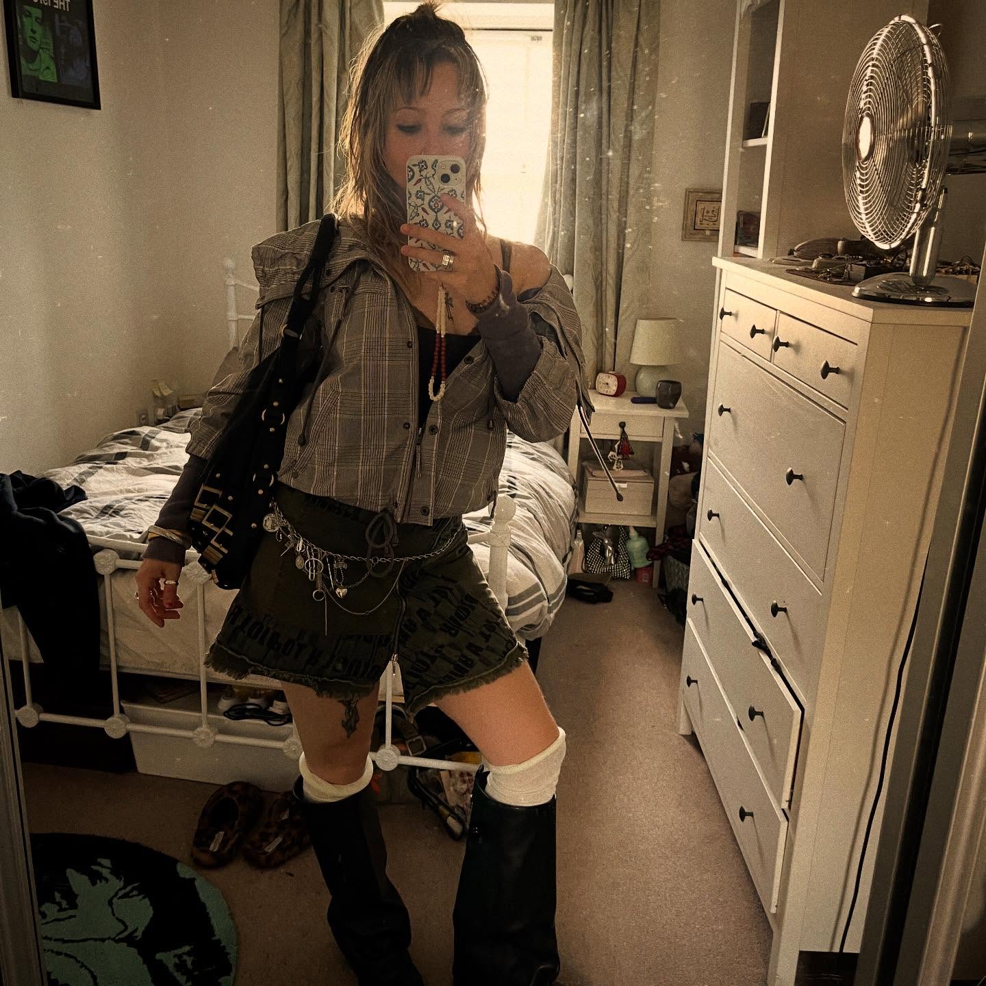 _femalien instagram image archive image