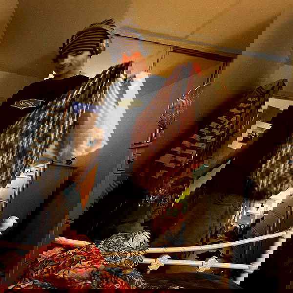 _femalien image ~ Altpins