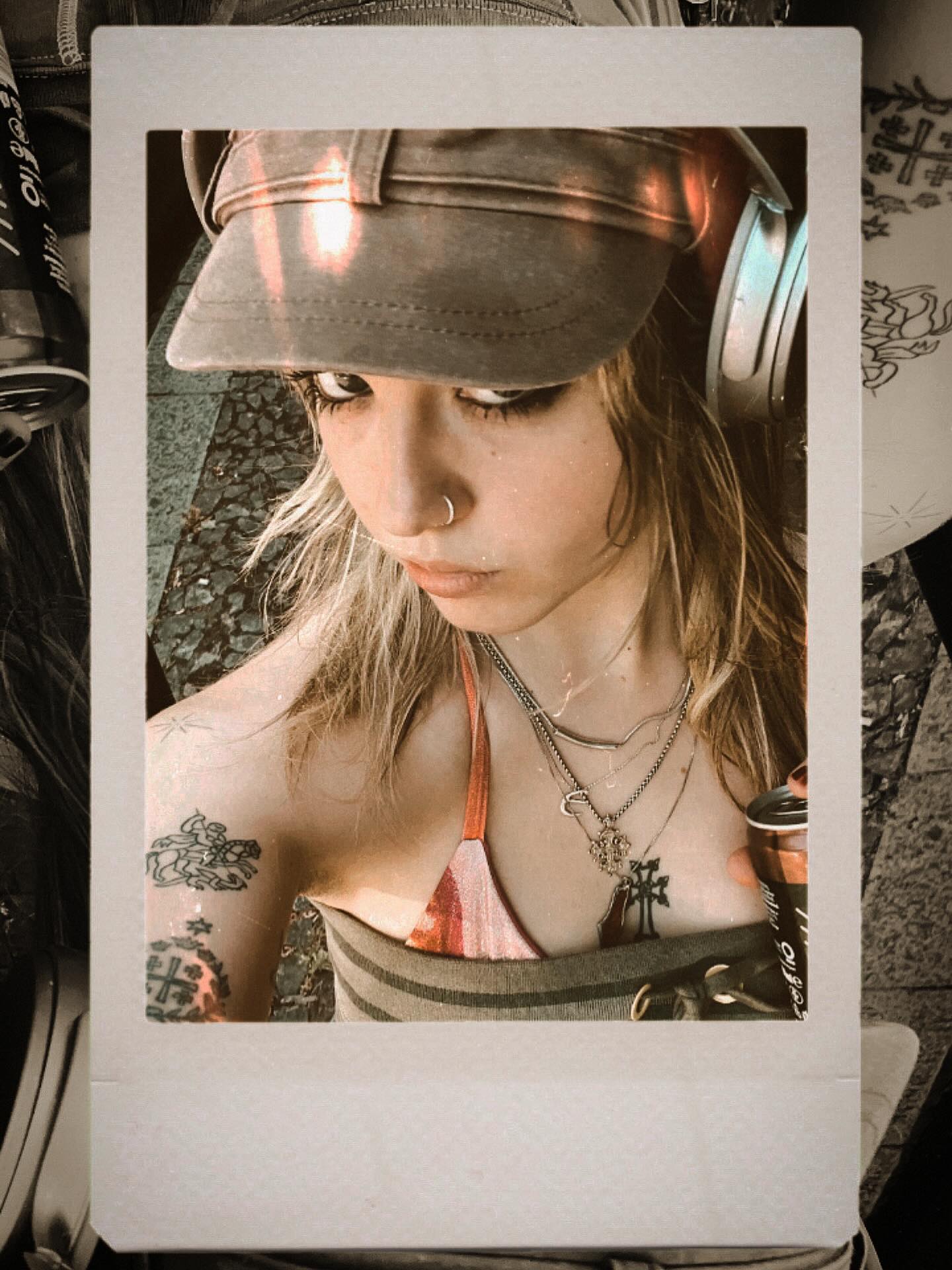 _femalien instagram image archive image