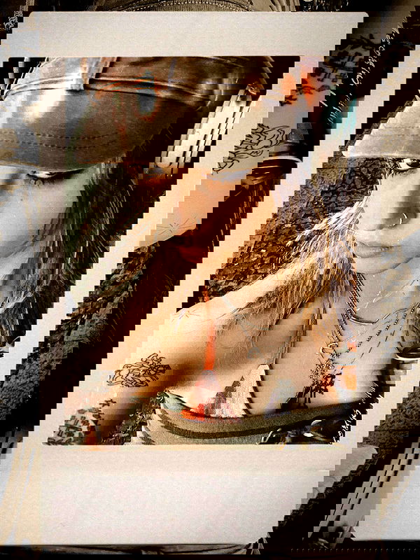 _femalien image ~ Altpins