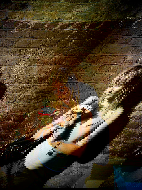 _femalien image ~ Altpins