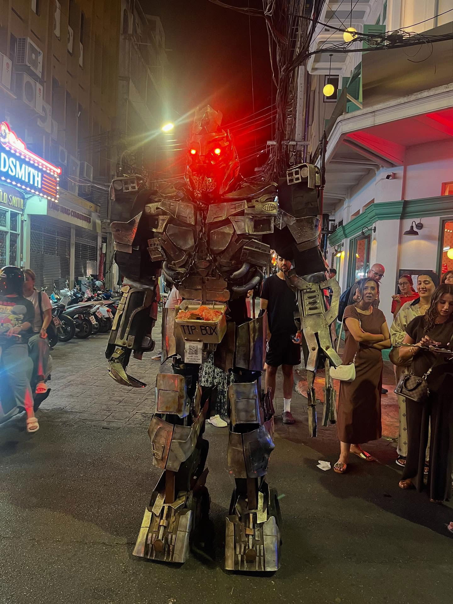 _femalien instagram image archive image