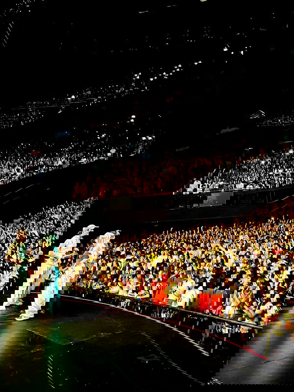 _femalien image ~ Altpins