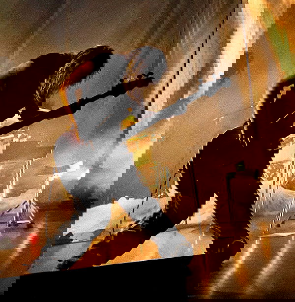 _femalien image ~ Altpins