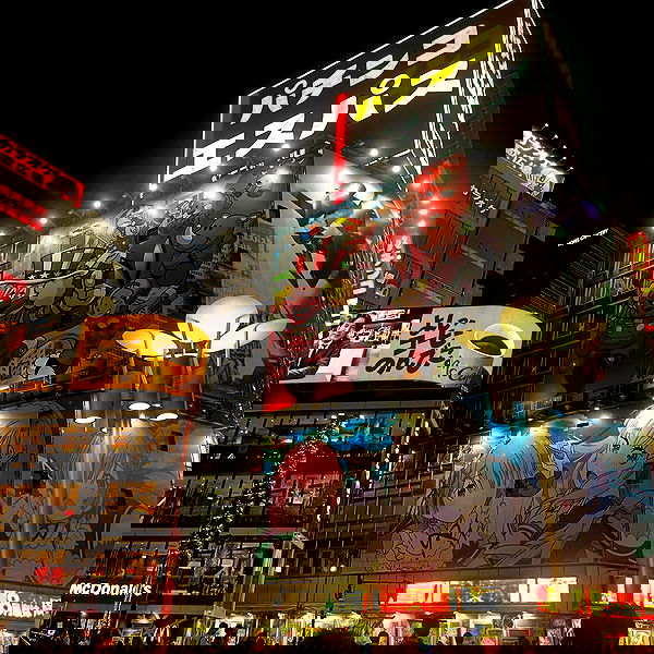 _femalien image ~ Altpins