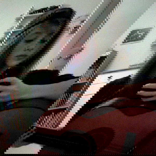 _femalien image ~ Altpins