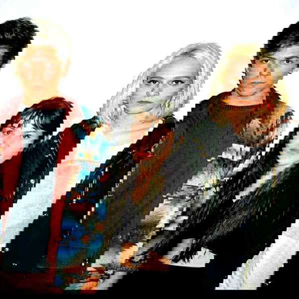 _femalien image ~ Altpins