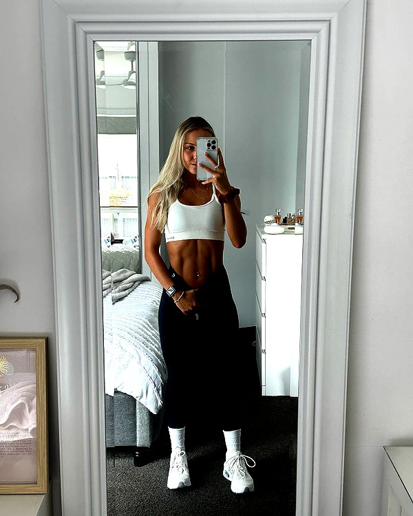 _hannahpearson_ instagram image archive image