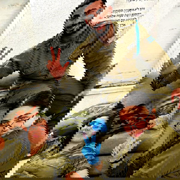 _hilaluu image ~ Altpins