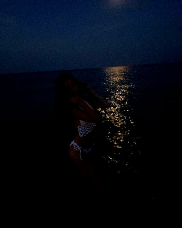 _laleonetti_ instagram image archive image