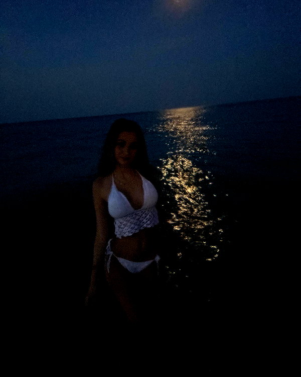 _laleonetti_ instagram image archive image