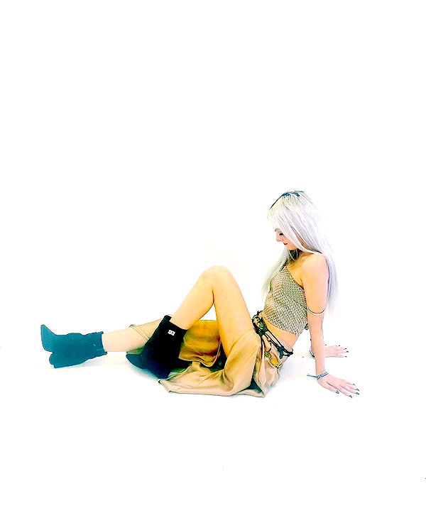 _laleonetti_ instagram image archive image