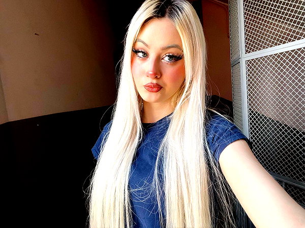 _laleonetti_ instagram image archive image