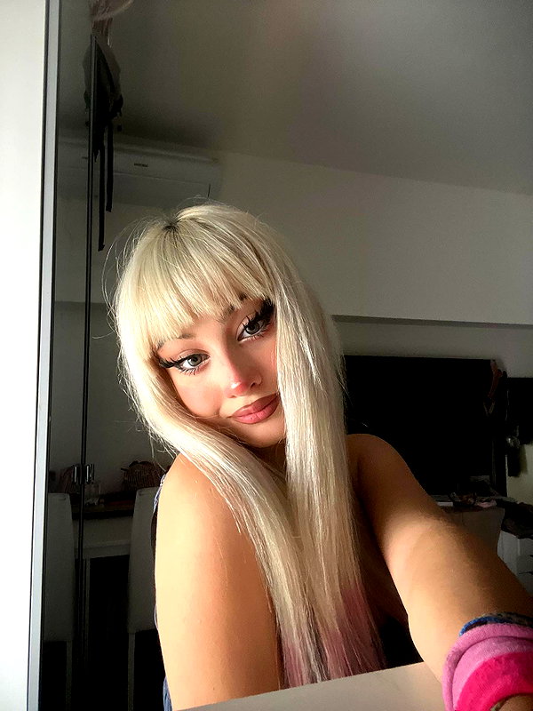 _laleonetti_ instagram image archive image