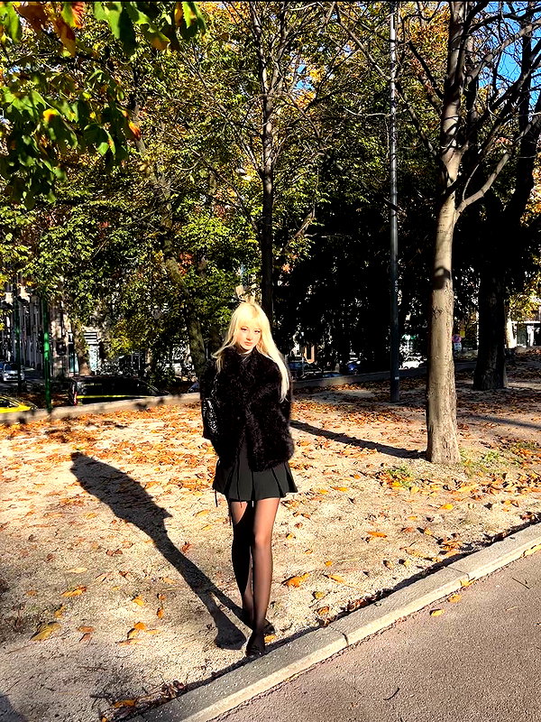 _laleonetti_ instagram image archive image