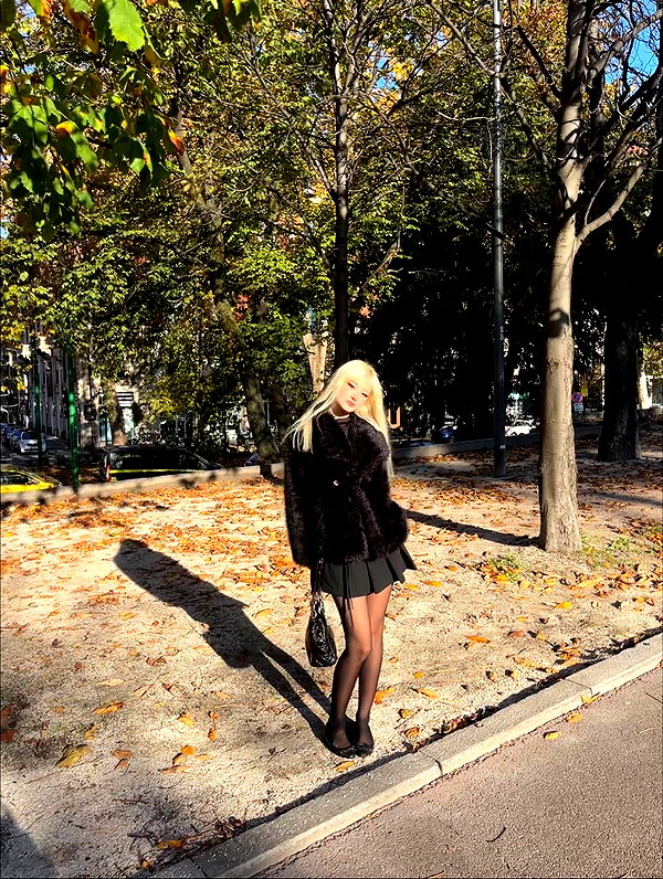 _laleonetti_ instagram image archive image