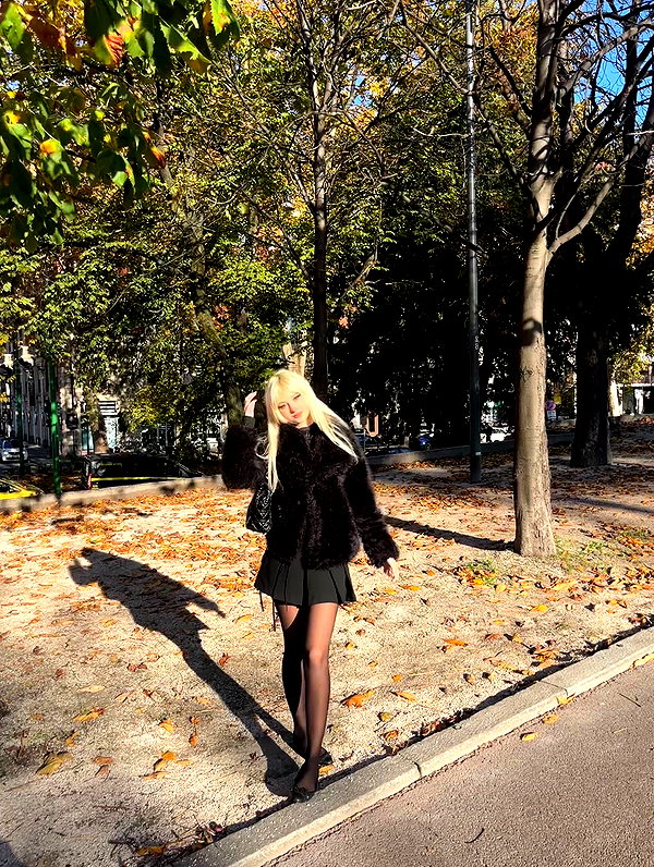 _laleonetti_ instagram image archive image
