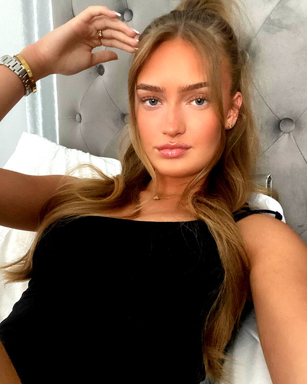_miaallum instagram image archive image