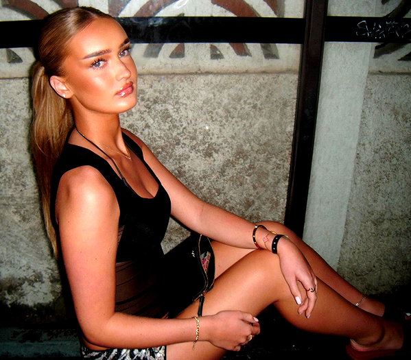 _miaallum instagram image archive image