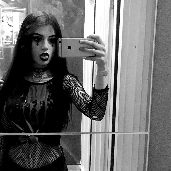 _scarlc_xo instagram image archive image