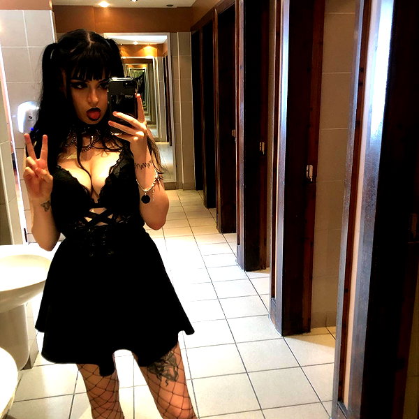 _scarlc_xo instagram image archive image