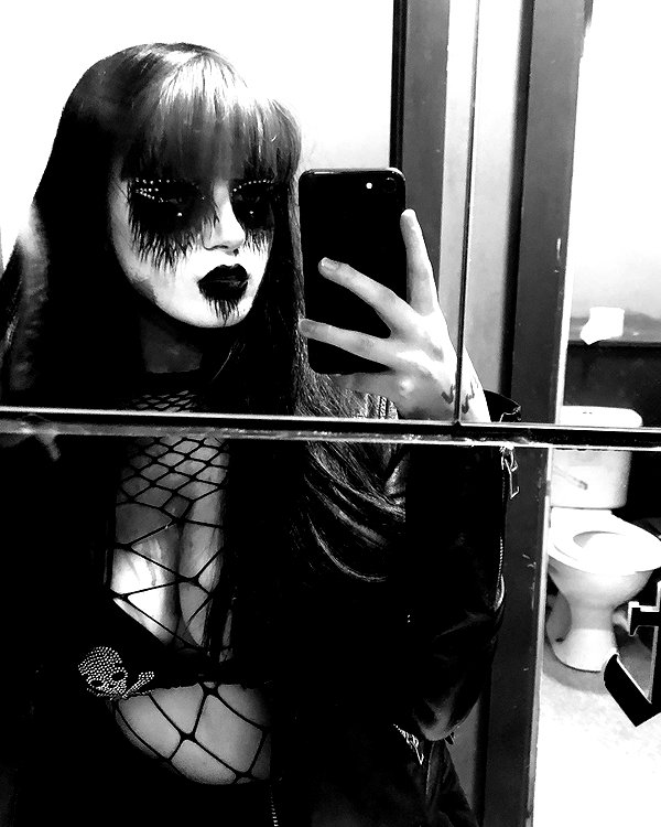 _scarlc_xo instagram image archive image