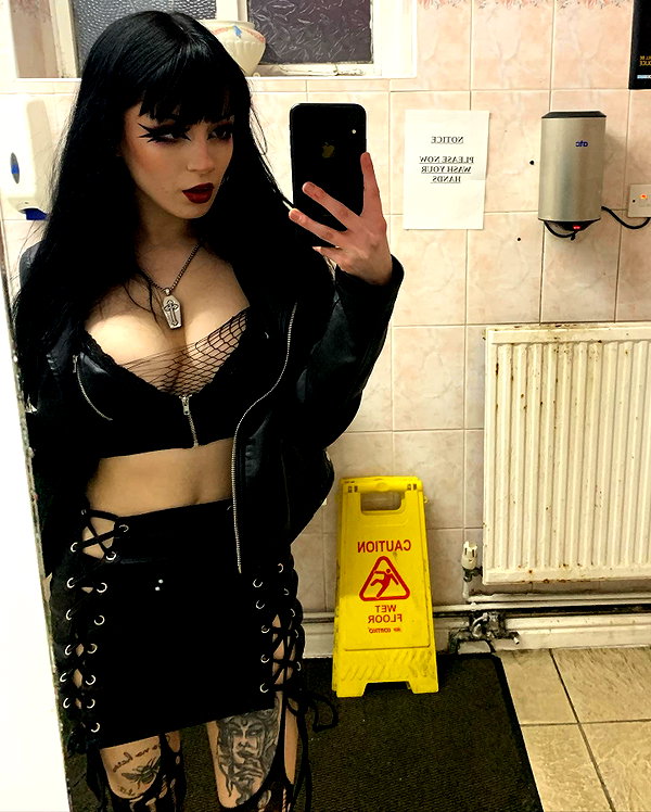 _scarlc_xo instagram image archive image