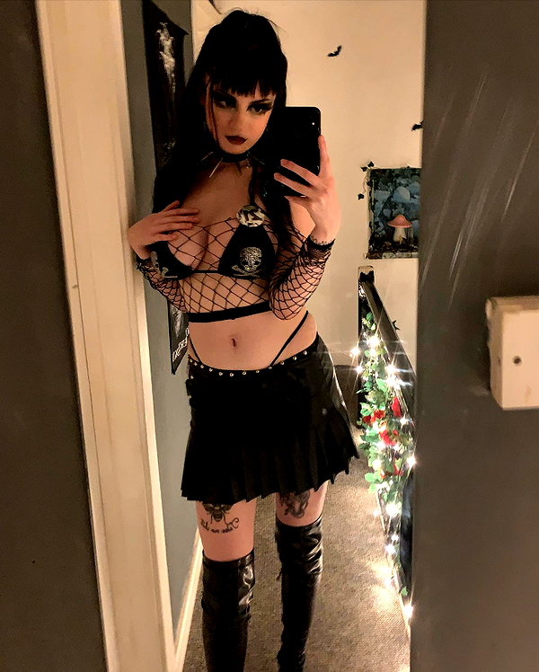 _scarlc_xo instagram image archive image