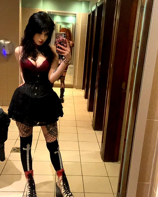 _scarlc_xo instagram image archive image