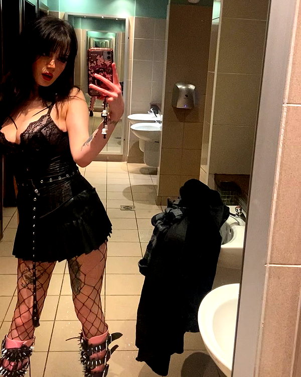 _scarlc_xo instagram image archive image