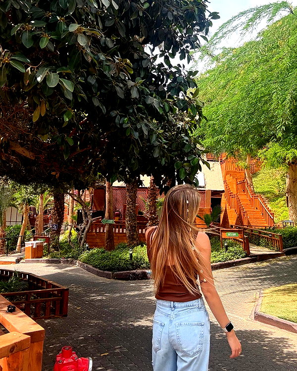 _stella_shani_ instagram image archive image