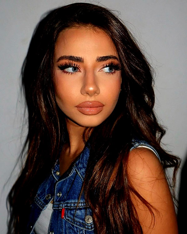 agam__mallka instagram image archive image