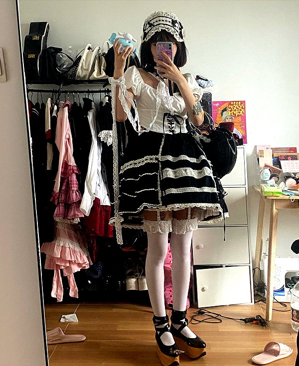akeri.homura instagram image archive image