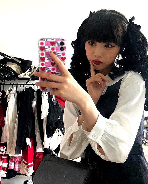 akeri.homura instagram image archive image