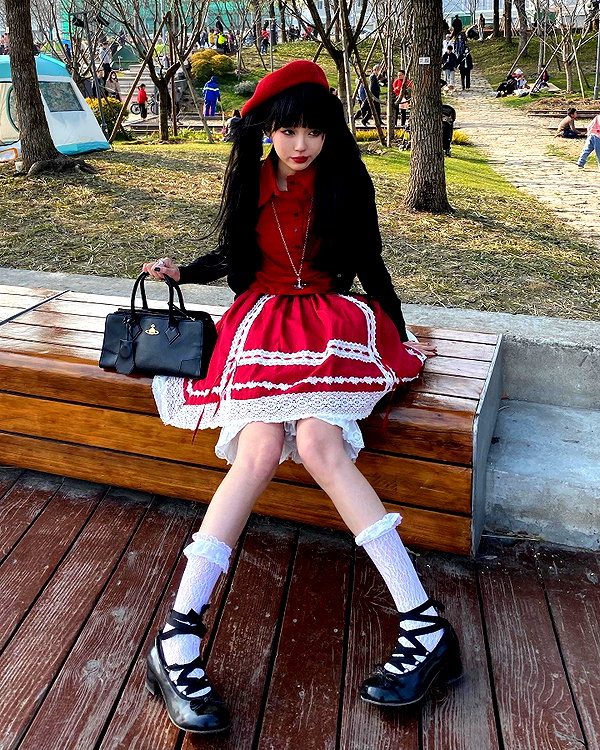 akeri.homura instagram image archive image