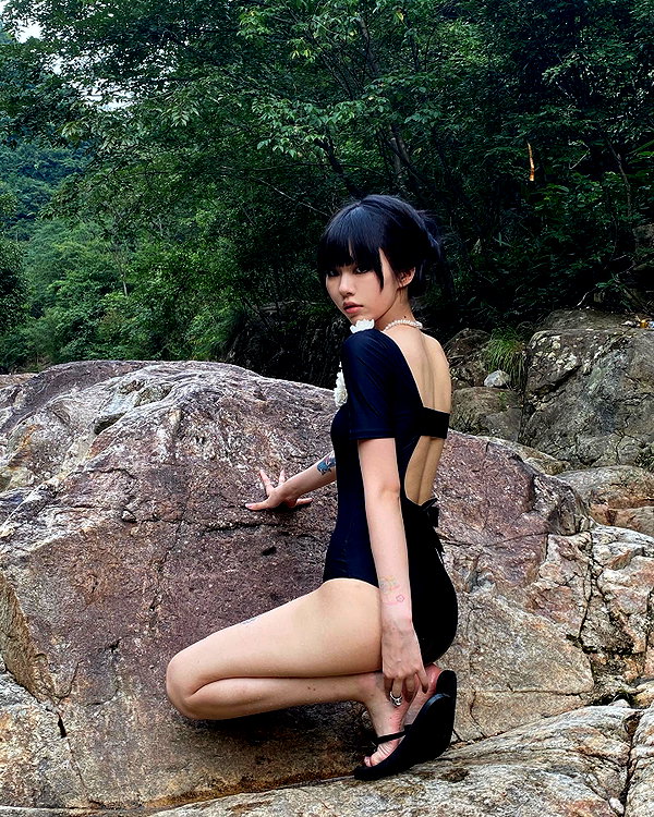 akeri.homura instagram image archive image