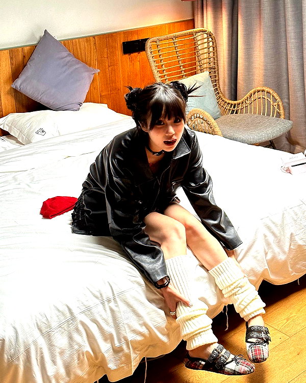 akeri.homura instagram image archive image
