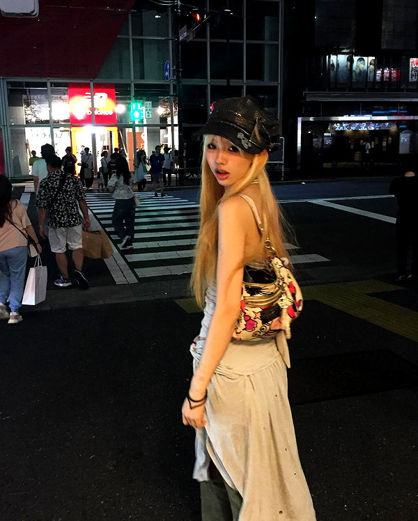 akeri.homura instagram image archive image