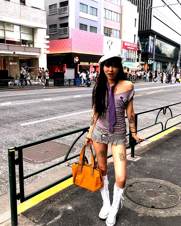 akeri.homura instagram image archive image
